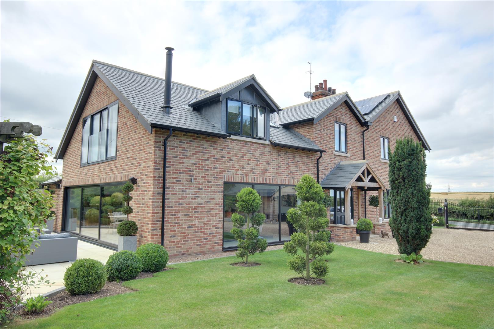 Matthew Limb Property for sale in West Hull